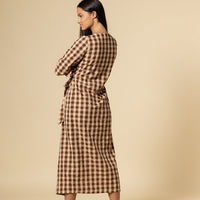 QUINN WRAP MAXI MOCHA GINGHAM