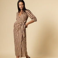 QUINN WRAP MAXI MOCHA GINGHAM