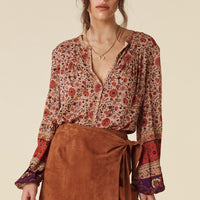 LADY UNTAMED BLOUSE TEA LEAF