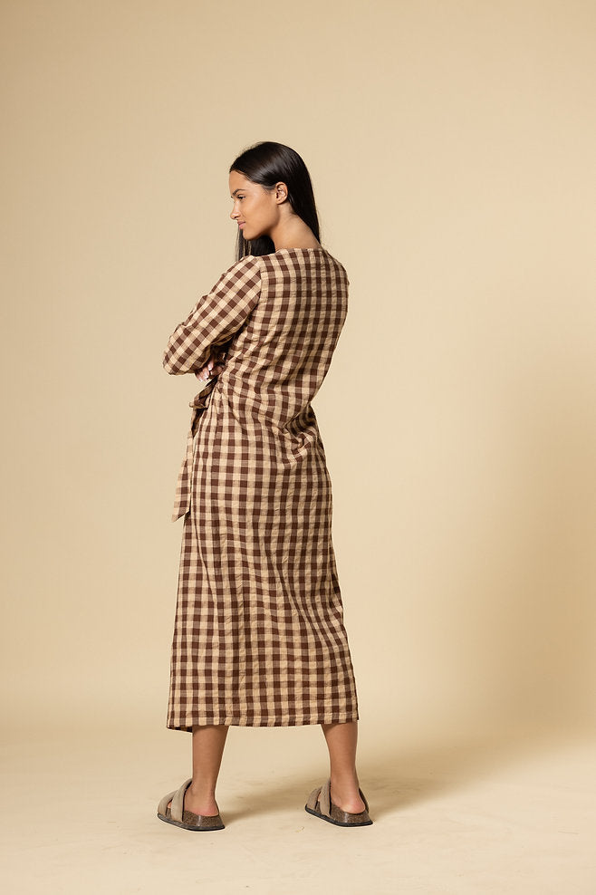 QUINN WRAP MAXI MOCHA GINGHAM