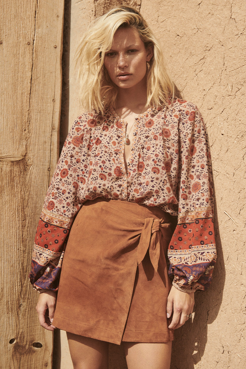 LADY UNTAMED BLOUSE TEA LEAF