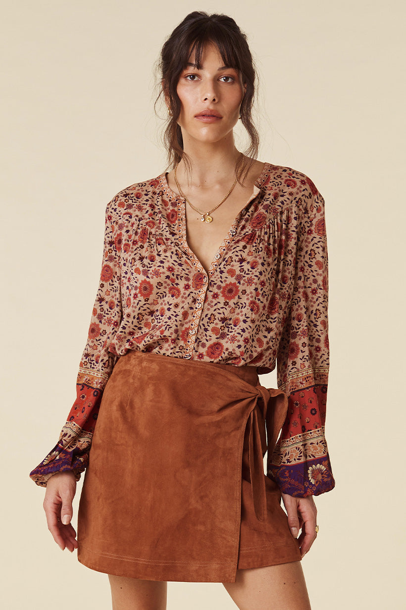 LADY UNTAMED BLOUSE TEA LEAF