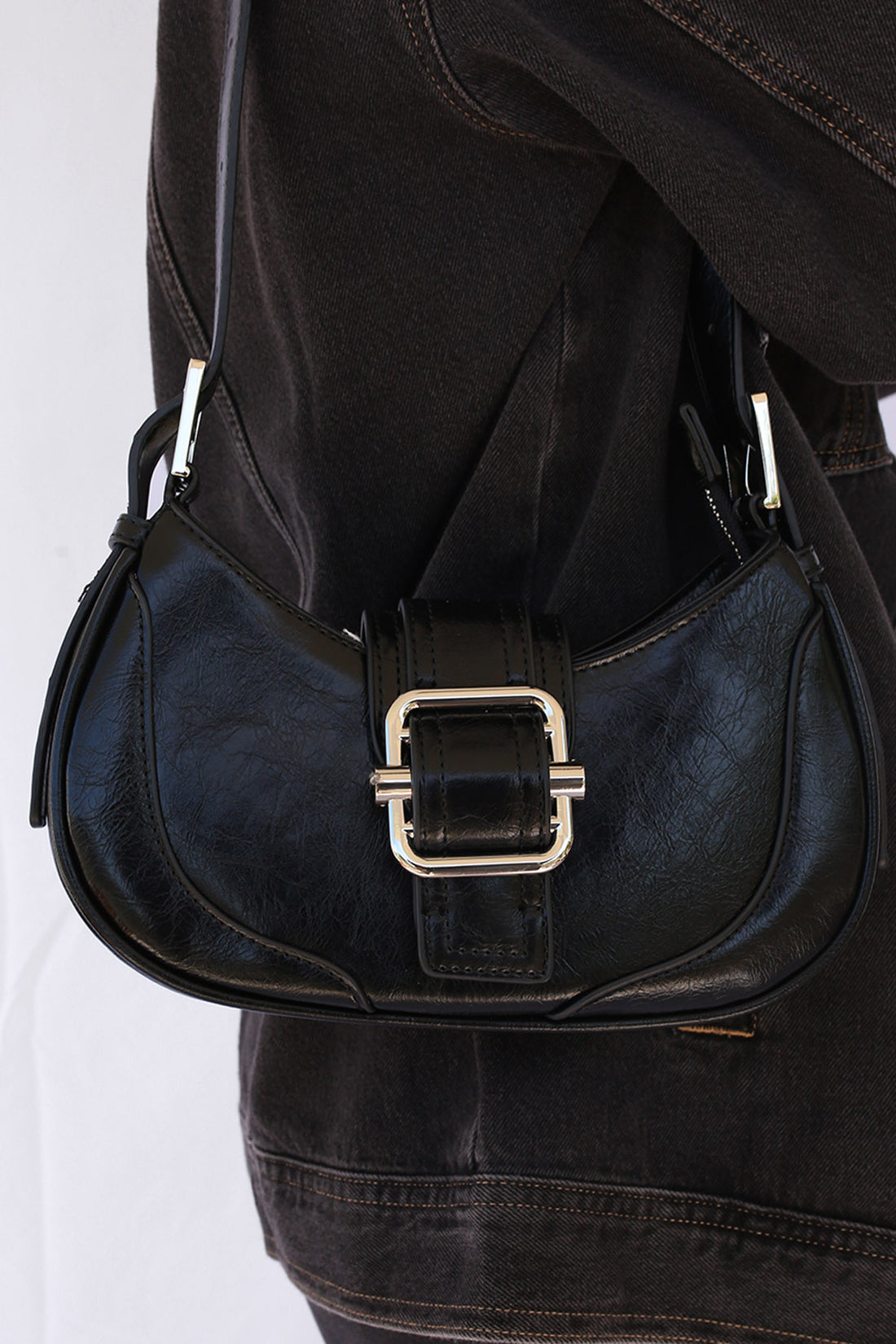 Perry Handbag in Black