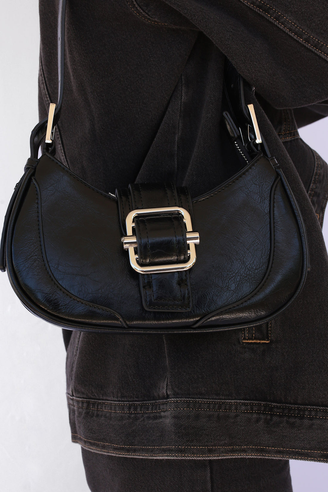 Perry Handbag in Black