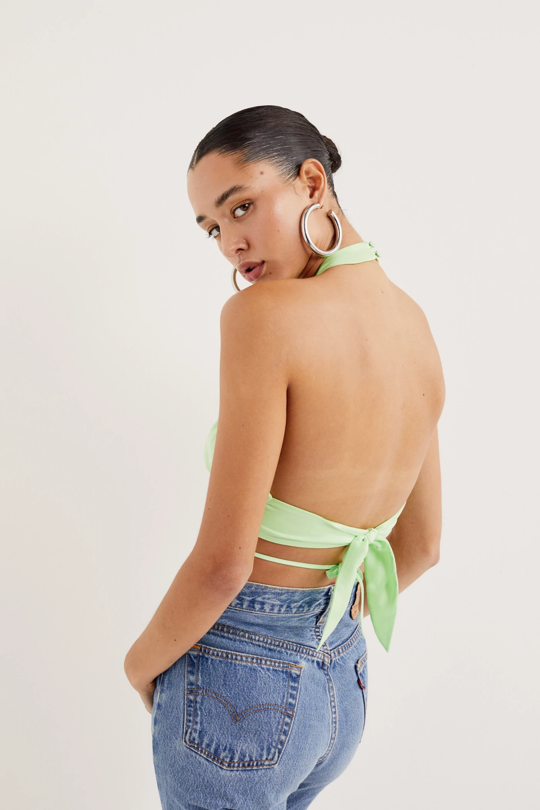 RANA CROSS FRONT CROP TOP GREEN